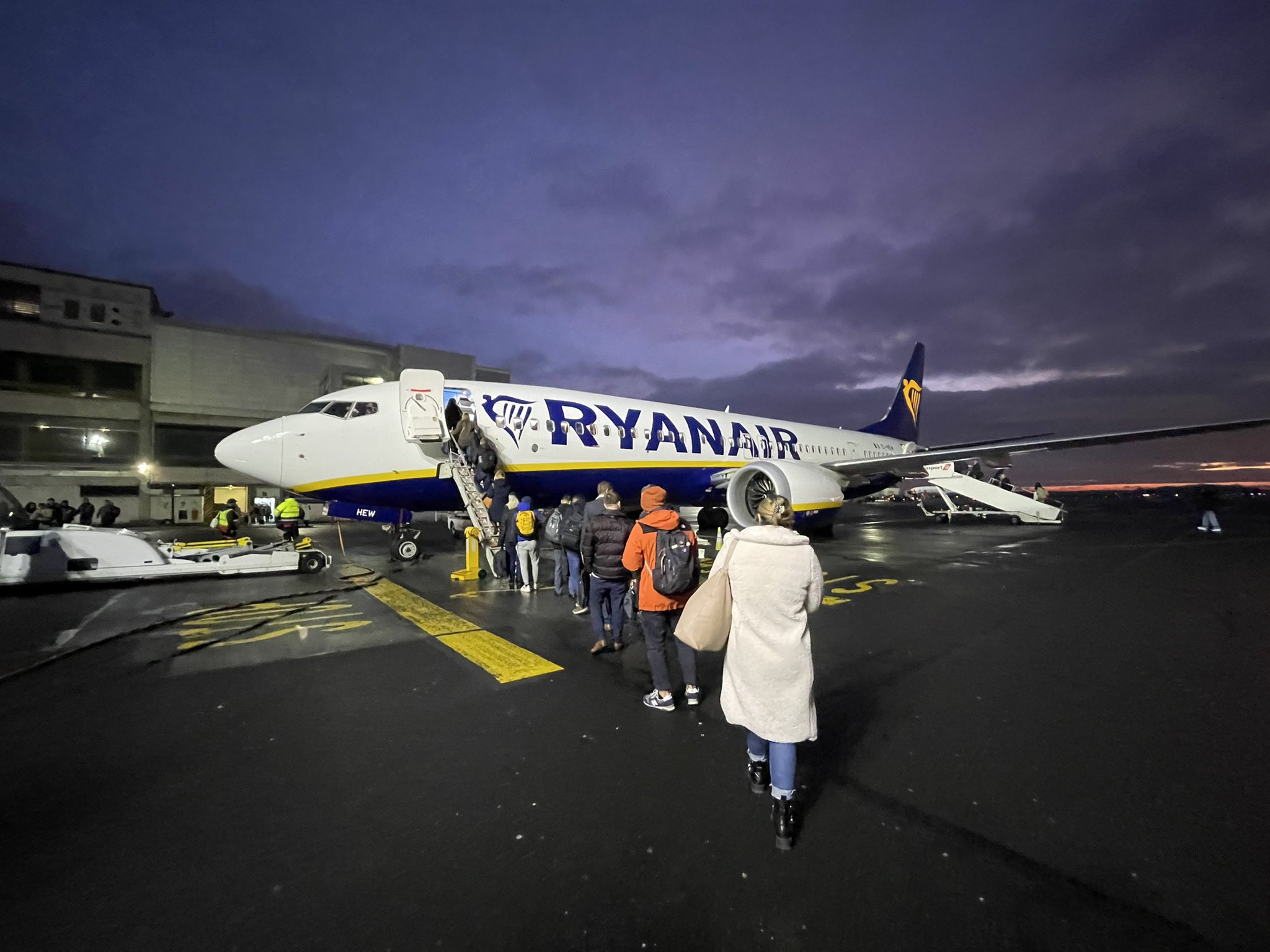 Newcastle Flyer on Twitter "Good morning from Newcastle Airport where I’m now onboard my first