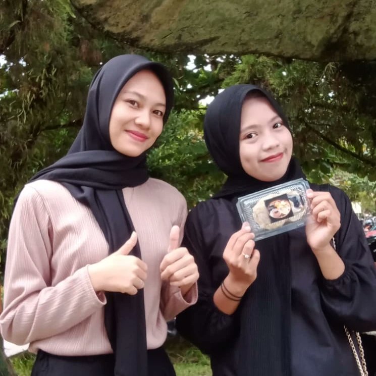 RevaFatricia's tweet photo. βΊοΈ
#jualancirengcheck
#RevaFatriciaYolanda
#praktek
#jualancirengacidigoreng
#tugaskuliah
#kampus https://t.co/xXEIsWhkEi