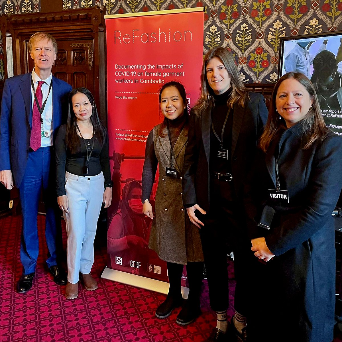SabinaLawreniuk's tweet photo. Yesterday our #UK &amp; #Cambodia research team joined forces with @transformtrade_ to share our findings @UKParliament 🤝

We asked MPs to support the #FashionWatchdog Bill on #BlackFriday to make sure UK brands behave responsibly in future 💪

Find out more👉https://t.co/oBm6JXMtnn https://t.co/bpwLH46A3a