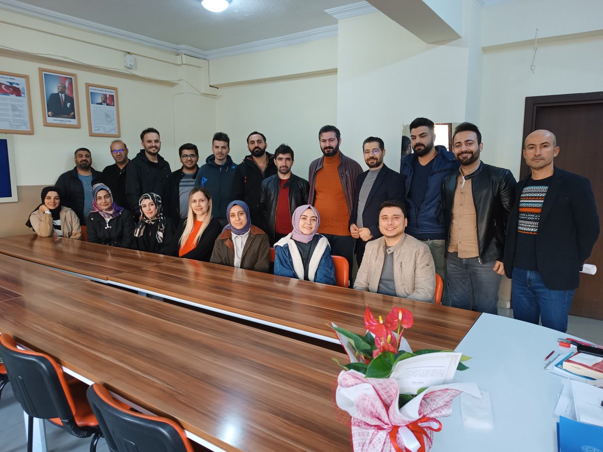 24 Kasım Öğretmenler Günü münasebetiyle, Sayın Valimiz <a href="/valisalihayhan/">Salih AYHAN</a>  okulumuzda bulunan öğretmenlere çiçek göndermistir. Sayın Valimize bu güzel düşüncesi için teşekkür ederiz.
<a href="/EyyubiyeMem63/">Eyyübiye İlçe Milli Eğitim Müdürlüğü</a> 
<a href="/sanliurfammem63/">Şanlıurfa İl Milli Eğitim Müdürlüğü</a> 
<a href="/harrani63/">AHMET DEMİR</a>