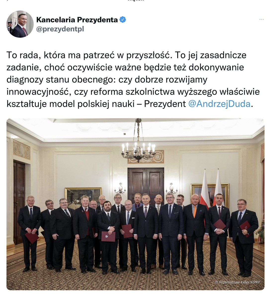 Baby do garów! 
Prezydent Duda wyznacza nowe standardy innowacyjności - szkoły wyższe bez kobiet. 
Gombrowicz chciał synczyzny zamiast ojczyzny, <a href="/AndrzejDuda/">Andrzej Duda</a> chce dziaderszczyzny. Jedyne Noble dla polskiej nauki, to te Marii Skłodowskiej-Curie, choć to nagrody dla Francji.