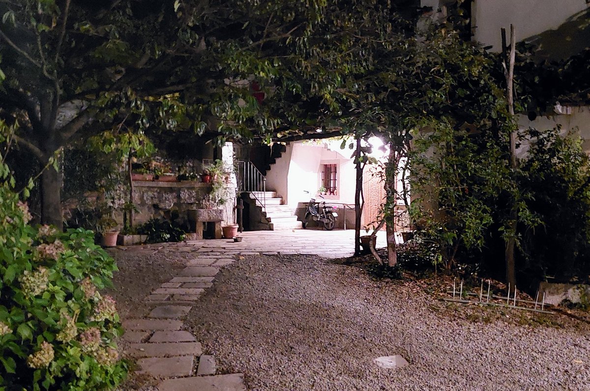 MauSbogar's tweet photo. #Carso magnifico
Cerchi pace?
...in uno dei cortili delle antiche case di pietra potresti trovarla!!!
#Repen
@DiscoverTrieste @regioneFVGit @FVGlive @somewherefvg @Ipocontro @yrmaysy @stregapoeta @Amfortas @EmanuelaCaccia7 @patrizia_fonda @ANGELACHIDDEMI @CiriSince1978 @gmdb https://t.co/yE2A5EBhUP