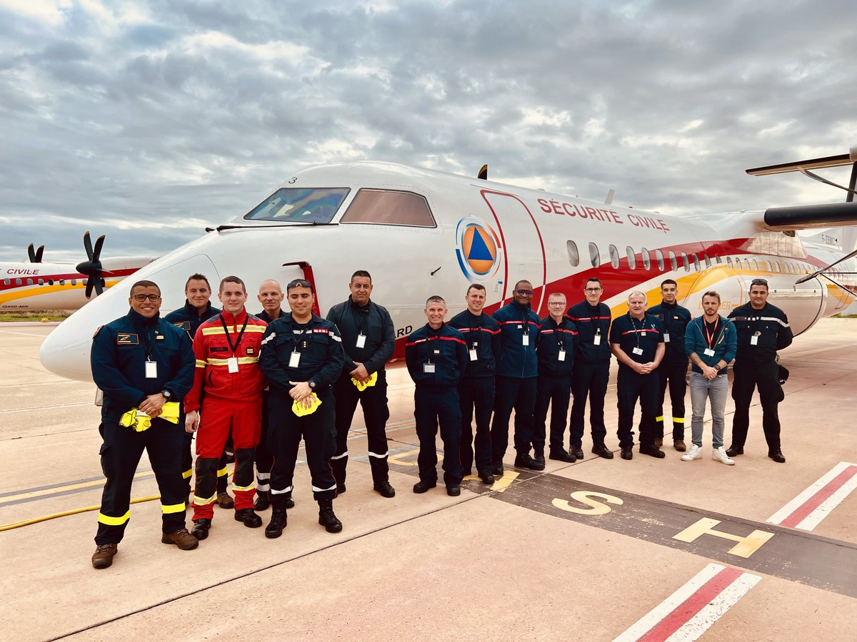 EntenteValabre's tweet photo. Stage OLAT - Officier de Liaison d'Aéronef Télépiloté au SECOAS de Valabre sur la Base de Nîmes Garons. 
Avec la participation de 4 Sapeurs-pompiers tunisiens parmi les stagiaires. 
#drones #securitecivile #valabre https://t.co/XANbHBN7Hq