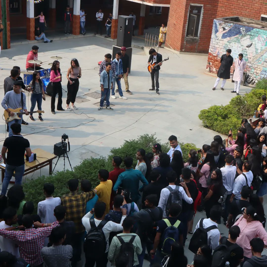 _GreenBrigade's tweet photo. Weren’t Day 1 of Prithvi’s pictures so great? 

Let’s turn more pages over and look into Day 2 pictures as well!!🥰

Thank you, @ikhtiyar.ndim , for capturing the best moments of our event.❤️

#delhiuniversity #duevent #du #theikhtiyar #bbandim #ndimdelhi #delhiuniversityevents https://t.co/KoL3GBZT9e