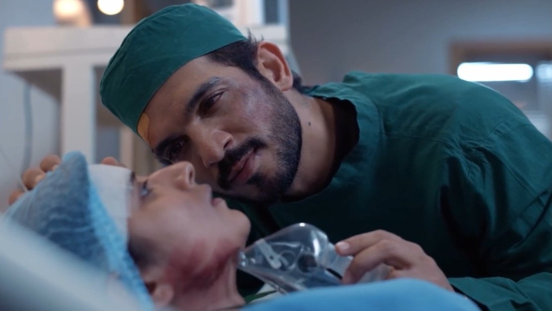 ArjunBijlani31's tweet photo. #VeerRathod scenes โค๏ธโ๐ฅ๐ซฃ darky Person i like that hospital scene of veer like way he do breathing sounds so creepy ๐ฅ๐ค hottest villain of Roohaniyat ๐ซฃ๐
I'm so mad for Saveer Veer Saveera (Arjun) today ๐คช n forever that i tweeted back to back
@Thearjunbijlani
#ArjunBijlani https://t.co/nA1C1SrfzA