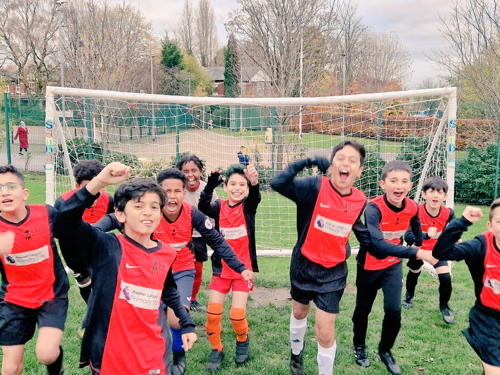 OldMoatPE&Sport tweet media