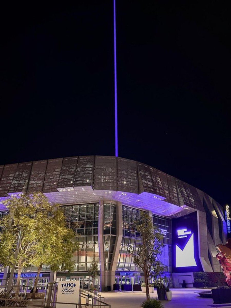 CarmichaelDave's tweet photo. Ladies and Gentlemen 

For the SEVENTH straight time 

LIGHT. THE. BEAM. https://t.co/rig7vK8L19