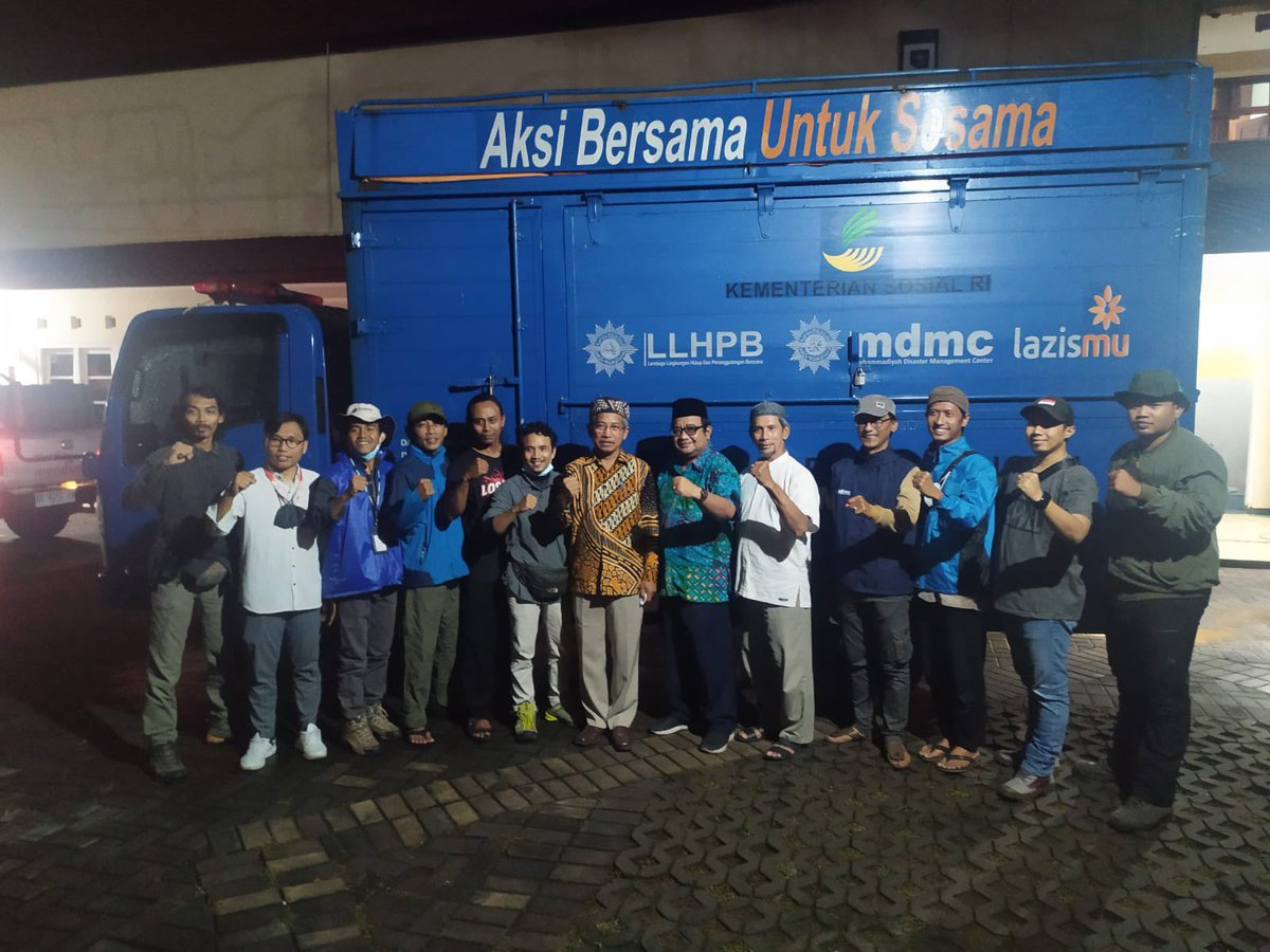 Semalam (21/11) relawan #Muhammadiyah dari <a href="/MDMCDIY/">MDMC DIY</a> berjumlah 7 orang digeser untuk memberikan respons pada Gempa Cianjur dengan masa tugas 10 hari. 

#OneMuhammadiyahOneResponse