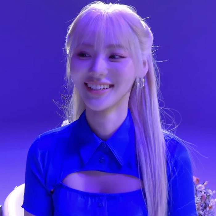 jinsoul hourly tweet media