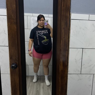 riveraa_xo's tweet photo. She gyms 🫶🏻 https://t.co/GNKmCKYHWq