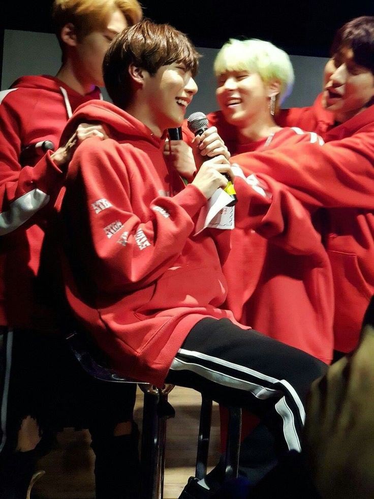 harinsJoy's tweet photo. Daily mas0094 photo
#ONEWE #MAS0094 #원위 #ونوي #HARIN #하린 #هارين #DONGMYEONG #동명 #دونقميونق #CYA #키아 #كيا #GIUK #기욱 #قيووك https://t.co/JaQOT4M9EX