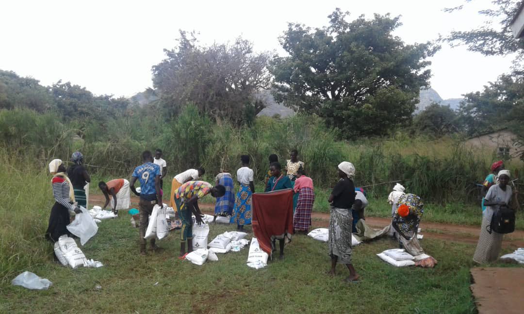 PomuUganda's tweet photo. Our Partners @NAFOPHANU and their District Coordinators are giving out food in areas of Karamoja Region to communities of People Living With HIV 
@IrlEmbUganda
@UNAIDS_UG
@aidscommission
@AKF_EA 
#BeyondMyPill
#TogetherforaPositiveDifference https://t.co/5W6RAVNAsV