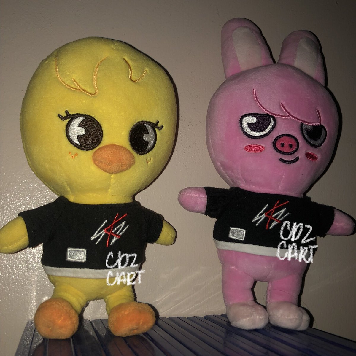 cdzcart's tweet photo. ˗ˏˋ #cidisells .ᐟ ˎˊ˗

wts lfb ph 𓄳 ₱1,600 each + pf + lsf

𓏔 prio payo / 5 days reserve
𓏔 onhand, unsealed only have bbokari tag
𓏔 pre-loved and clean
𓏔 rcbyt : https://t.co/t2HEzwHSEp

𝄒𓏲࣪.♡ dm / reply to claim.

# skz skzoo original orig plushie plush bbokari dwaekki https://t.co/H4ukYasRnu