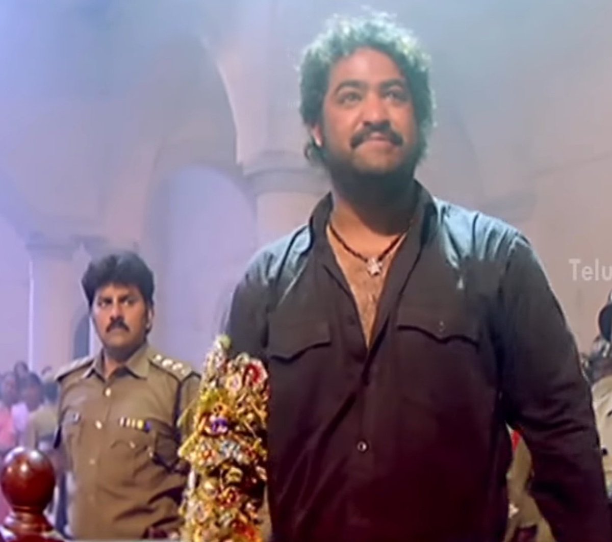 DRoyals1503's tweet photo. The person in two picture below is same and he is 
Nandamuri Taraka Rama Rao @tarak9999 anna.His transformation in these  16 years is unbelievable #JaiNTR #NTR𓃵 #NTR30 #ManOfMassesNTR
2006                           2022 https://t.co/26PXW5GfSo