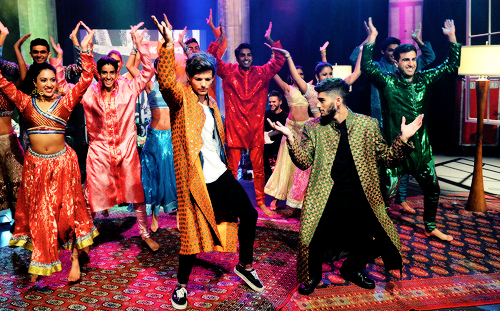 Today (November 23) in 2013 - One Direction host 1D Day--seven hours of chaos featuring world record attempts, special guests, performances, and more 😋😋