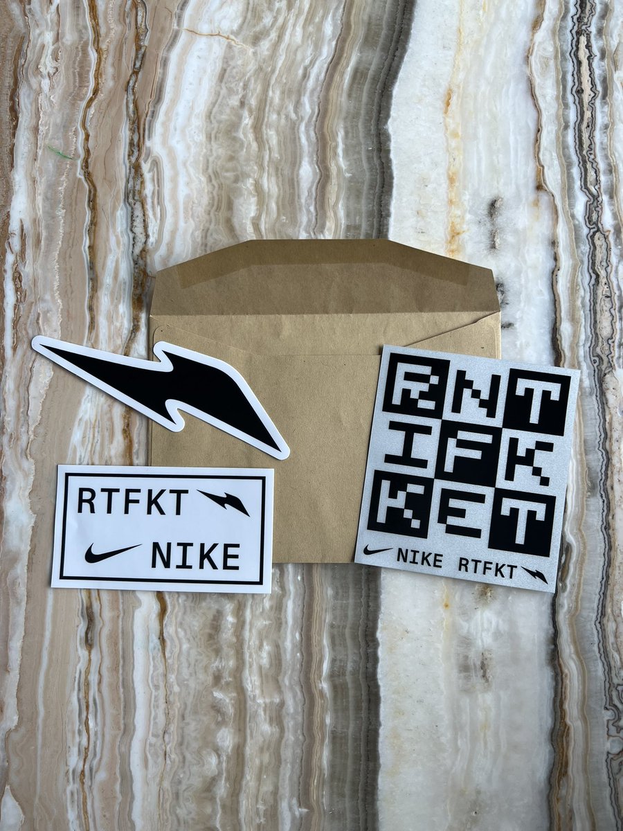 mrkennethhui's tweet photo. New @RTFKT stickers to rep on the slopes! #RTFKT #AR #Hoodie https://t.co/60Z4d5Cri0