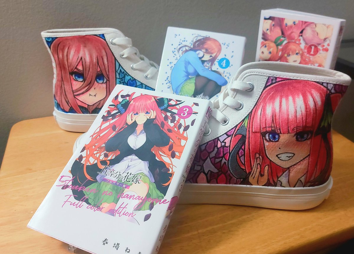 R3i_R3i's tweet photo. Thanks for accepting the commission and the shoes https://t.co/gZOvGgALR8