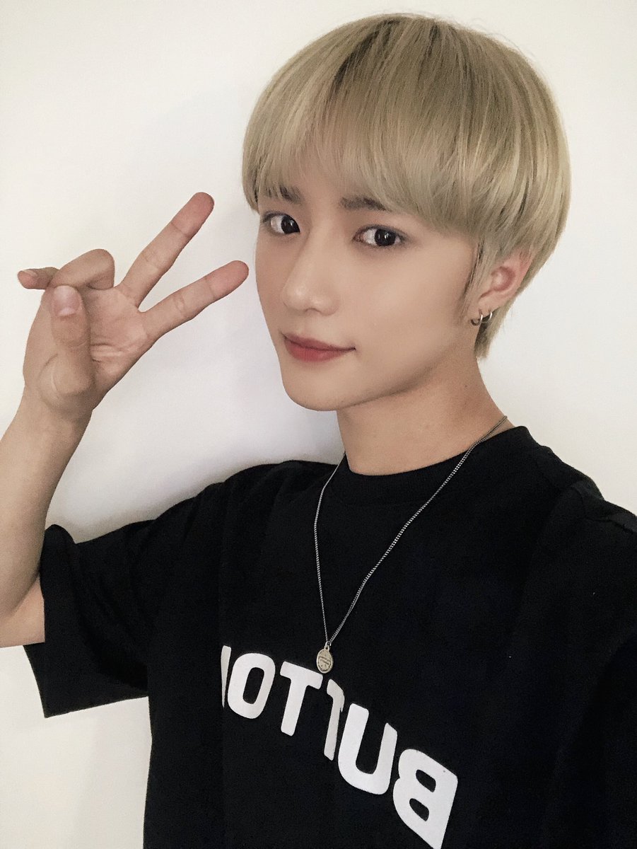 beuverse's tweet photo. ⋆｡˚ 𝑏𝖾𝖾𝗉 𝑏𝖾𝖾𝗉 … it's 𝐁𝕃U𝐄 𖦹 𝕊♡U𝐋𝕊 ☁️ ׅ۬ 𝅄 #jiwoon'𝚜 𝚗ew 𝚞pdate !

my #𝘳edꫢ𝘴eāsons with @Delilahvlog fueron definitivamente mis favoritas por mucho de estas #𝟺𝕊eas𝚘𝚗𝘴𐀶𝙵inale aunque debo decir que amé por completo todas, #𝚎𝚐o𝗍i𝚜ticꈊ best era. https://t.co/y4q72sqg0O