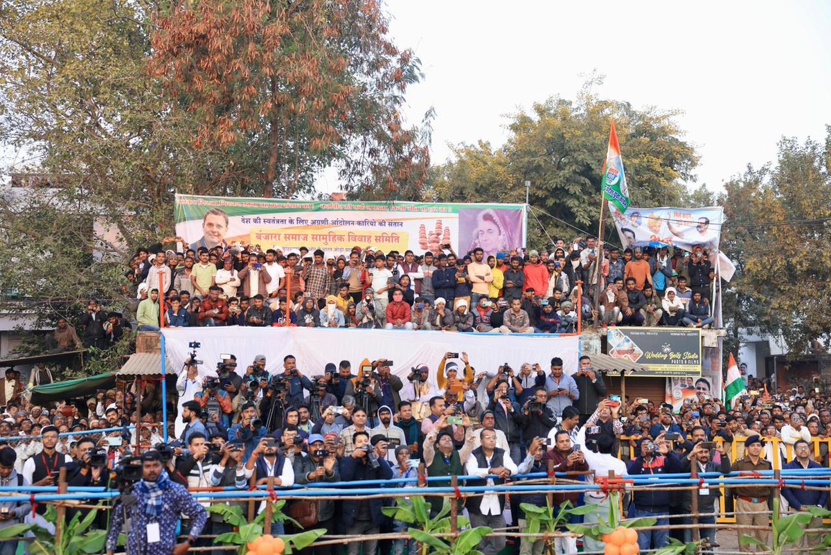 _lokeshsharma's tweet photo. प्रवेश के साथ ही हिंदुस्तान के 'दिल' #MadhyaPradesh में जगह बनाती  #BharatJodoYatra ... https://t.co/2wkvuARDbi