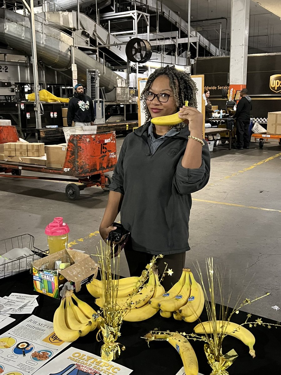OlyUPSsafety's tweet photo. REMEMBER , PROPER NUTRITION IS PART OF YOUR JOB SET-UP! 🍌🥗#socalsosafe https://t.co/soGK99DPpY