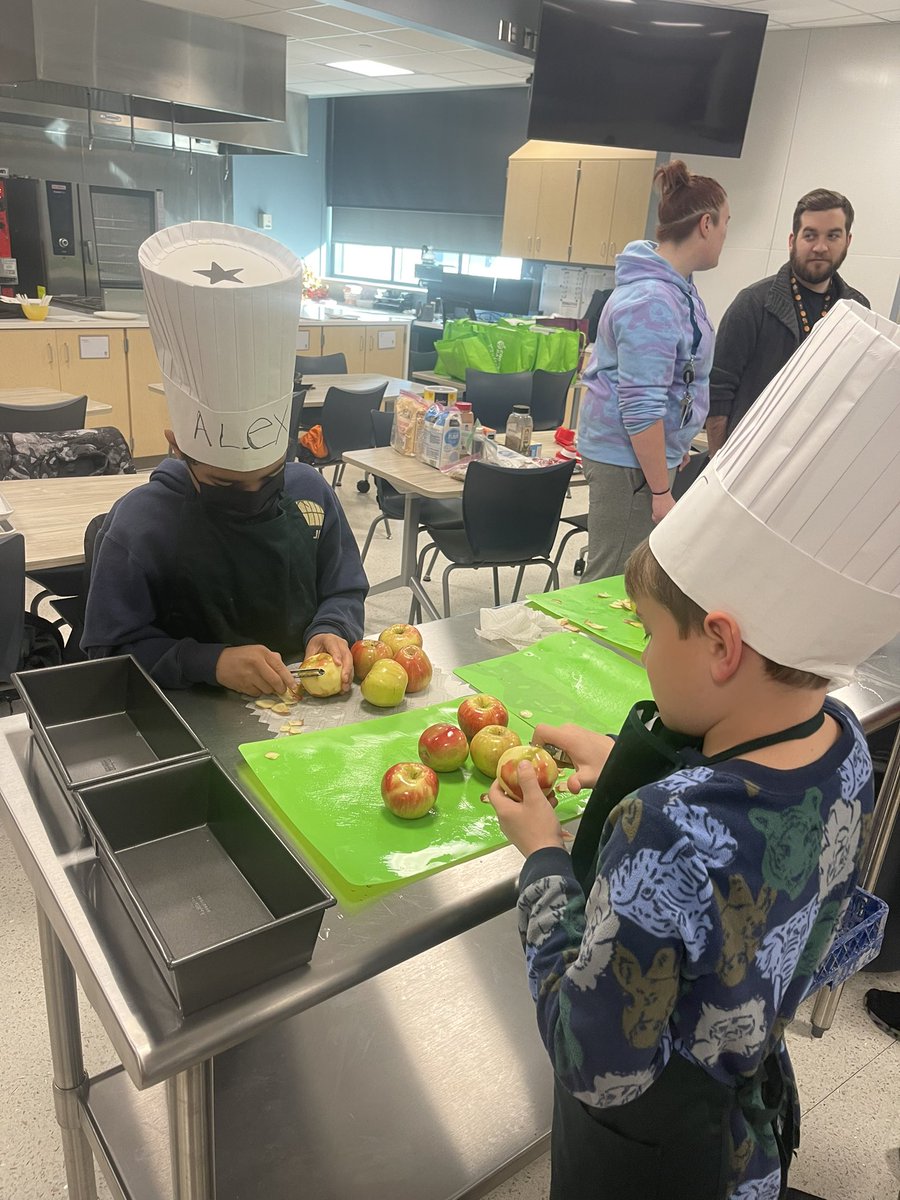 Cooking Matters class at the Slice Learning Kitchen.  We partnered with SnapED <a href="/UMNExtFEN/">U of MN Ext FEN</a> to provide 6 weeks of nutrition and culinary ed.  We cooked hand in hand with a Chef and take home ingredients to recreate the meal.  <a href="/CommSchools/">Community Schools</a> <a href="/RPS535/">Rochester Public Schools</a>