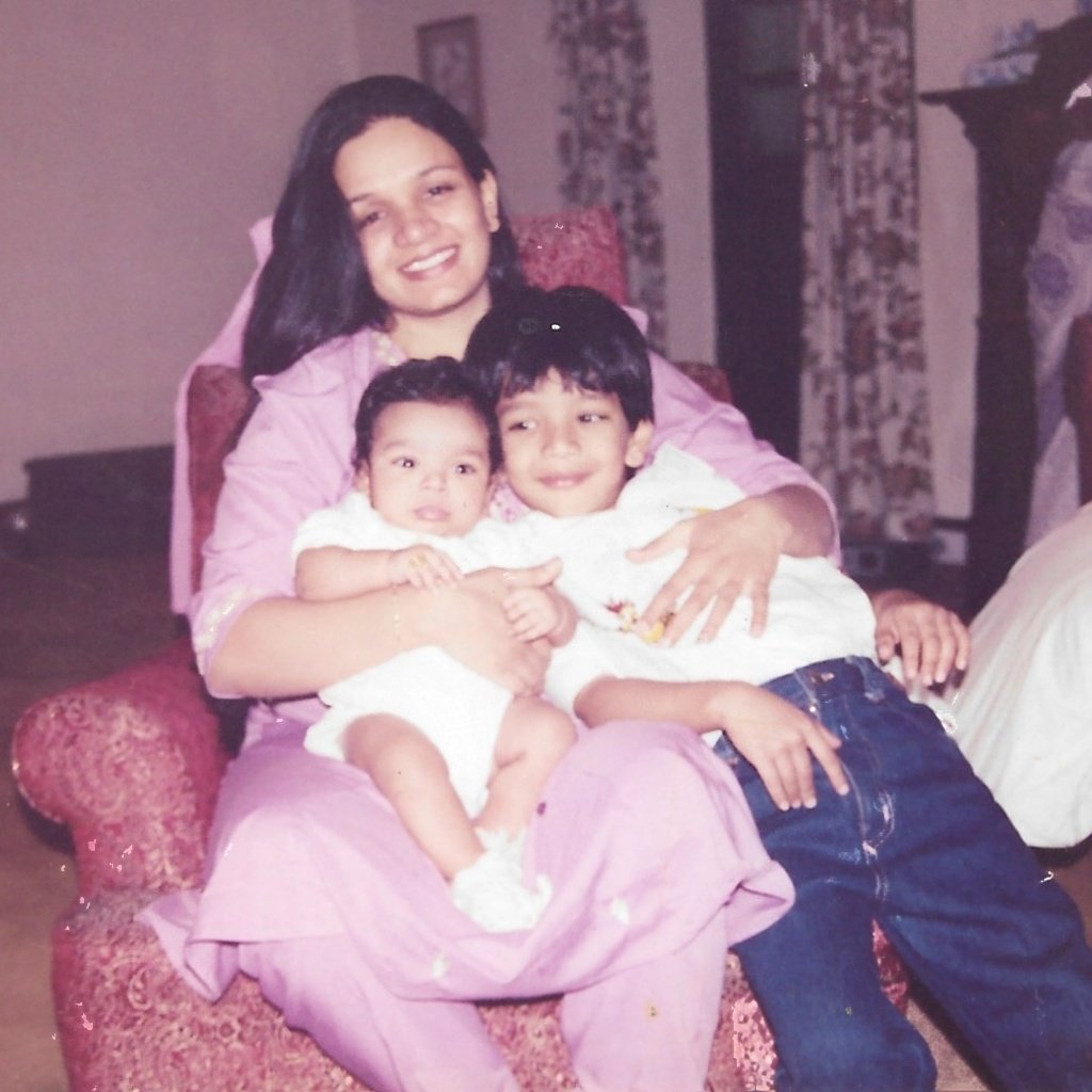 Gautham_Karthik's tweet photo. Hi ma!
On this special day, I'd like to wish you a very happy birthday!🥳🎉🎈🎊
I thank God for you every day!
I love you ma!❤️❤️❤️
Have a beautiful Birthday!
My Queen of the Nilgiris👸 https://t.co/YTs3J38y8A