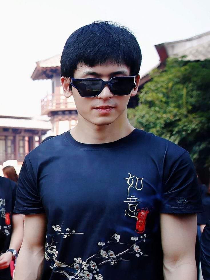 AfacelAlmario's tweet photo. #ZhangZhehan
@tccandler
#100faces2022 https://t.co/d9EHL6pZwP