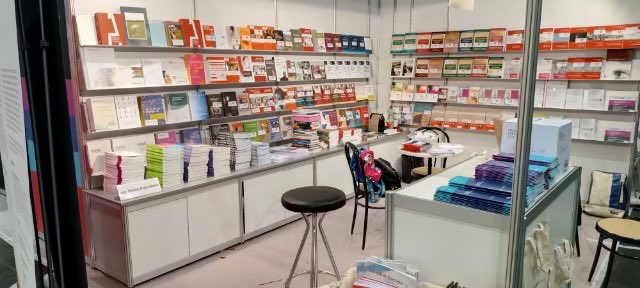 Heute wird die BuchWien 2022 eröffnet. Wir haben den Buchstand des BMEIA schon vorbereitet und freuen uns, wenn Ihr uns besucht.!