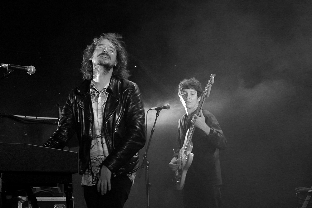 ohri_arjun's tweet photo. Pépite

Oh, where do I start? Even though I don't understand the language, I’ve tried to keep up with the French duo

They follow a unique concept,one writes &amp; the other mixes and composes the music)

A perfect fit for music festivals obj of spreading into various global cultures https://t.co/1d3s7DS1lV