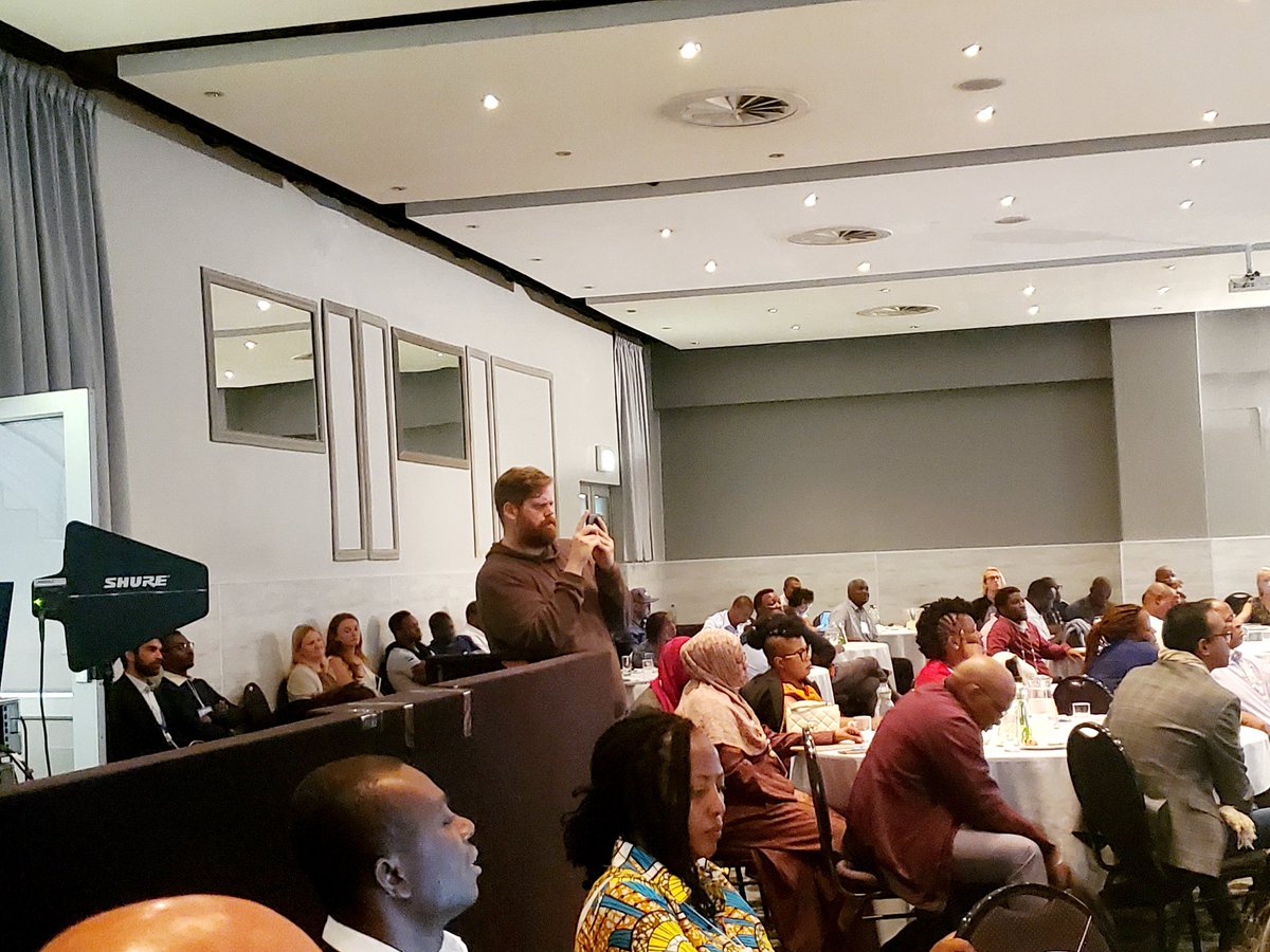 TBTI_Japan's tweet photo. The most important person of the congress! A huge thank-you to Dr.#EvanAndrews!!
#4WSFC #Africa  #LeadingByExamples
#IYAFA2022 #SSF
#FutureLeaders
@TBTInetwork @FAOfish
https://t.co/LUMvIwXsiY https://t.co/mCXyGU8lDz