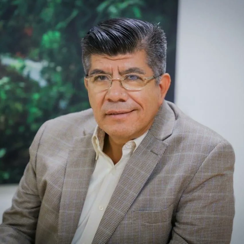 ManuelLuqueRo's tweet photo. Hoy en el @congresosinaloa trabajamos en:
✅ La Iniciativa a la Comisión de Justicia para su dictamen.
✅ Primera Lectura de la Iniciativa en donde se propone clasificar los delitos que justifiquen la violencia en contra de las mujeres.
#ManuelLuque
#TransformandoASinaloa https://t.co/fU9sryrJeS