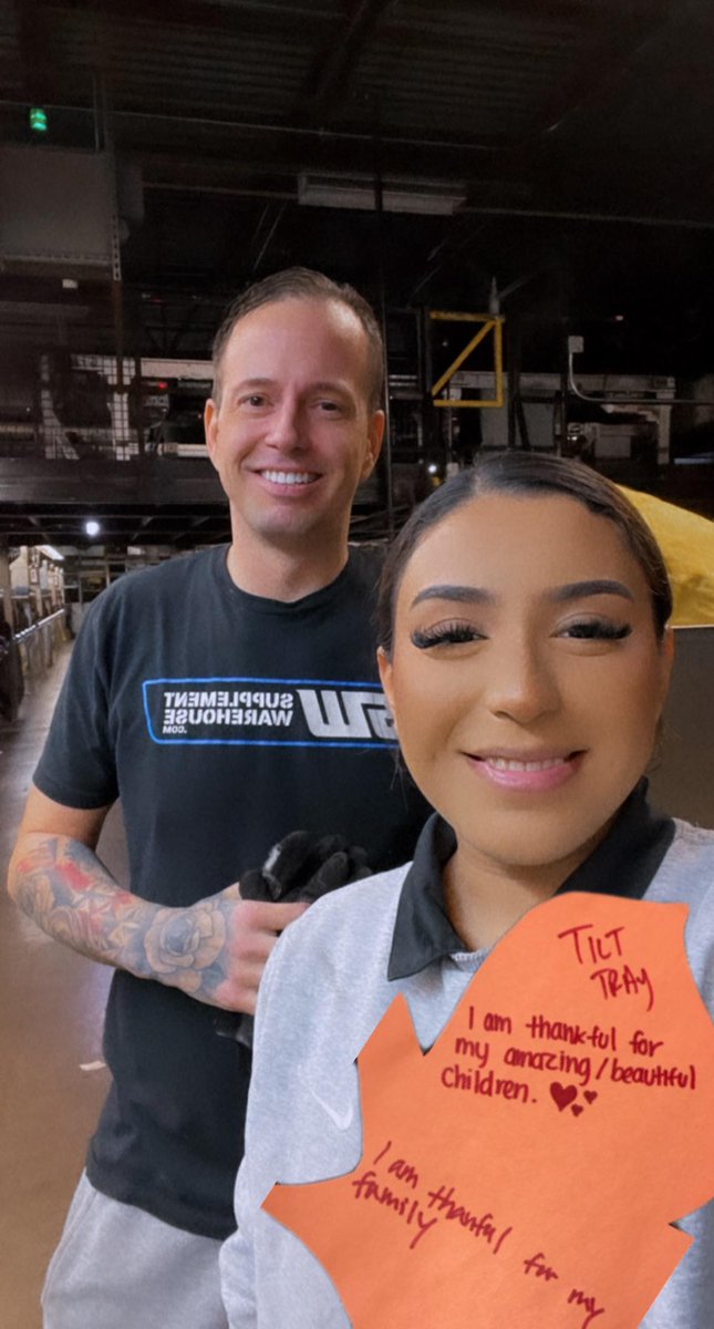 OakTwilight's tweet photo. Oak Creek Twilight has a lot to be thankful for! Selfies with less than 2 year employees. Awesome participation from everyone! Going to be a great peak. @NP_UPSers @JaradZimmerman @cordle_tony #staycalmhavefun https://t.co/HwdPSKe8zD