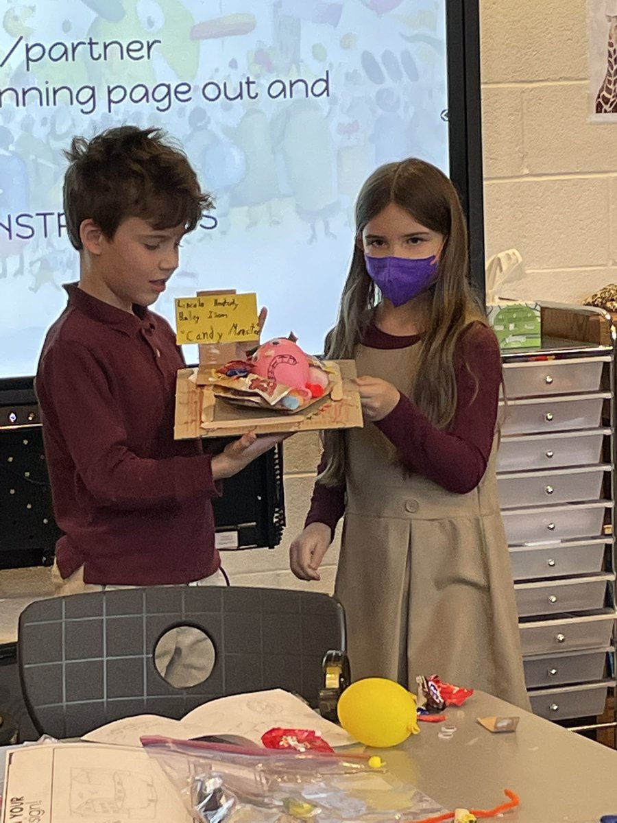 SpeasBeesRead's tweet photo. Successful #DesignChallenge @SpeasGlobal.  3rd graders read "Balloons Over Broadway" a true story about the puppeteer who created the first balloons for the Macy’s  Parade.  Then teams designed &amp; created their own balloons.  #MacysThanksgivingDayParade #SpeasBeesRead https://t.co/OhH86D7j7Y