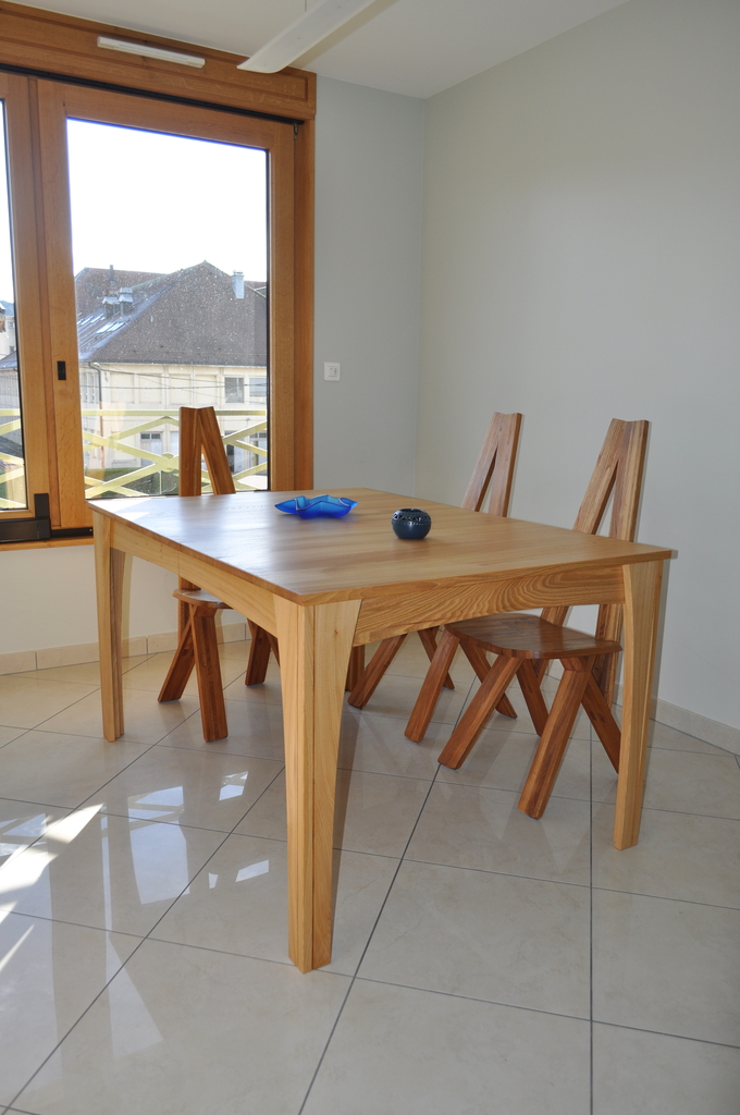 LAirDuBois's tweet photo. Table Extensible en Orme par AtelierArboisien https://t.co/UzKinl5O6w #lairdubois #meuble #table #design #bois #utilitaire #mobilier #rallonge #allonge Twitter c'est fini, vive #mastodon ! https://t.co/7MFIZHBR8Z