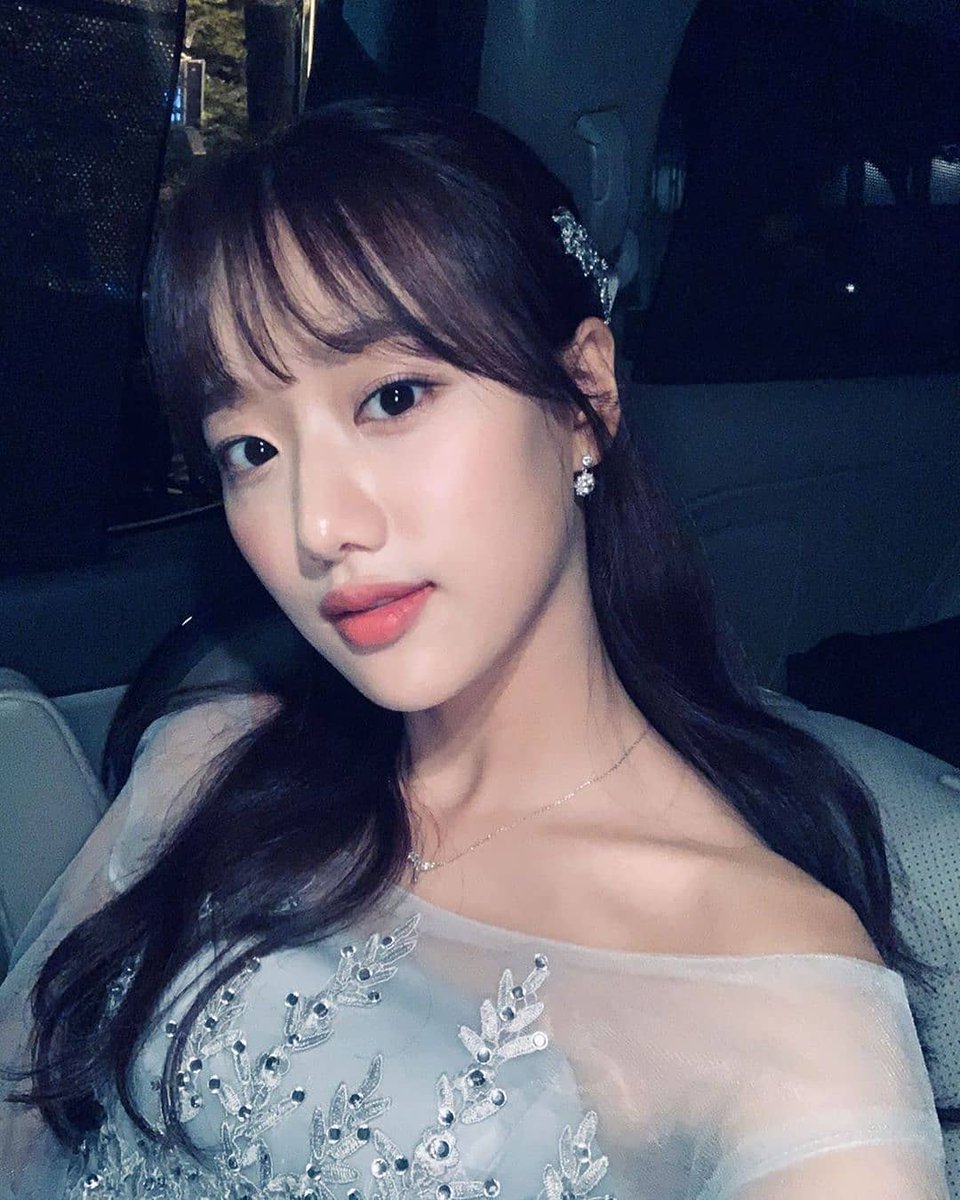 everydaynaeun's tweet photo. #NAEUN #나은 #이나은 https://t.co/2dzQRysMor