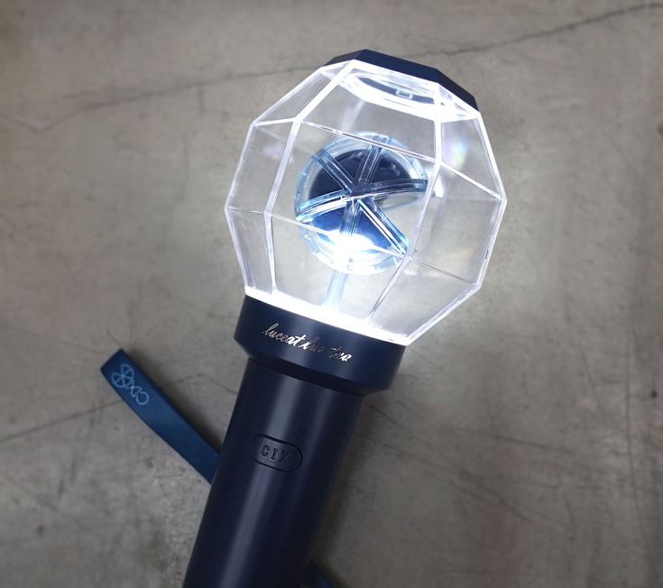 shopshopnumber1's tweet photo. พรี  แท่งไฟ #CIX OFFICIAL LIGHT STICK 
ของครบในกล่อง 
ราคา 1690 บาท

ส่งกลับ ✈️
สั่งทางDM บง 
#CIX #씨아이엑스 #BX #승훈 #배진영 #용희 #현석
#ตลาดนัดCIX #ตลาดนัดFIX #cixcomeback https://t.co/AhNd8PmMbG
