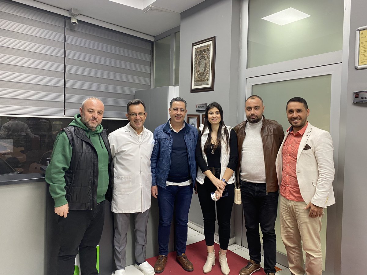 volkanserifoglu (@volkanserifoglu) on Twitter photo Dünya Diş Hekimleri günü münasebetiyle Diş Doktorlarımız Fehmi Hamalı ve Niyazi Edipoğlu’nu Hatay Beşiktaşlılar Derneği olarak ziyaret ettik.
Göstermiş oldukları ilgiden dolayı teşekkür ederiz.<a href="/MEHMETYILDIZ2/">MEHMET YILDIZ</a> <a href="/smmmfeyyazkara/">Feyyaz Kara</a> <a href="/gaziserkan/">serkan gazi</a> Dünya Diş Hekimleri günü münasebetiyle Diş Doktorlarımız Fehmi Hamalı ve Niyazi Edipoğlu’nu Hatay Beşiktaşlılar Derneği olarak ziyaret ettik.
Göstermiş oldukları ilgiden dolayı teşekkür ederiz.<a href="/MEHMETYILDIZ2/">MEHMET YILDIZ</a> <a href="/smmmfeyyazkara/">Feyyaz Kara</a> <a href="/gaziserkan/">serkan gazi</a>