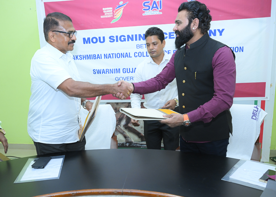 SAITrivandrum's tweet photo. Glimpses of MoU signing ceremony between #LNCPE @drgkishore2008 & @sgsuofficial @DrArjunsinhRana Hon’ble Vice Chancellor #SGSU to enhance the cooperation of collaborative teaching, research & learning programmes in the areas of #physicaleducation & #sportsscience
@Media_SAI https://t.co/AgnDhrflrf