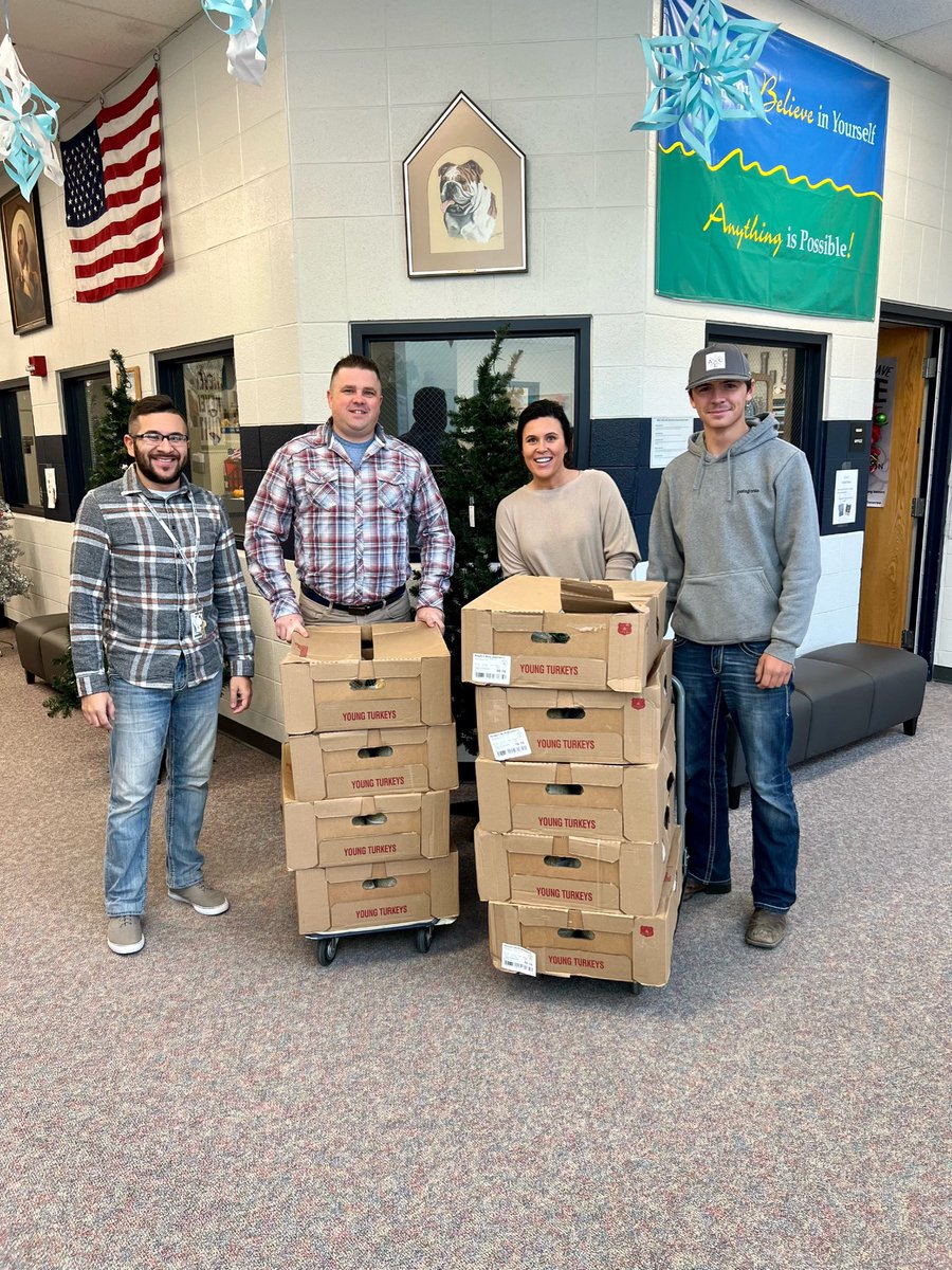 BSIC_BULLDOGS's tweet photo. We are so grateful!! Thank you to Mr. Guadian, Mrs. McMillan and American Electric for the Turkey donations! We were able to send home Thanksgiving meals to these lucky winners!! @USD457 https://t.co/NaJOwBqSDj