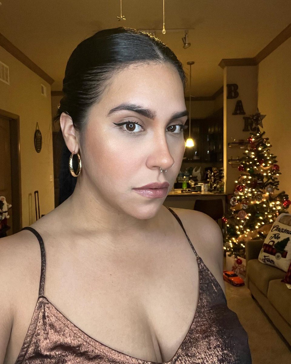gi_dvp's tweet photo. Aveces me creo modelo ✨ #historiasdelesbianismo https://t.co/Q436b6IbqE