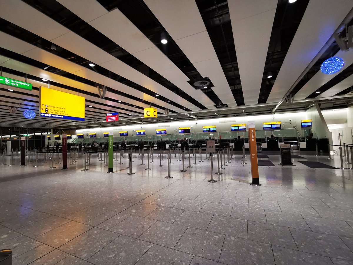 LisaJankusScott's tweet photo. Good morning @HeathrowAirport We think we were a little early for our flight this morning, but we're so excited to be back flying through #britainsbusiestairport @nathlfc6times https://t.co/htwbZfH7Lx