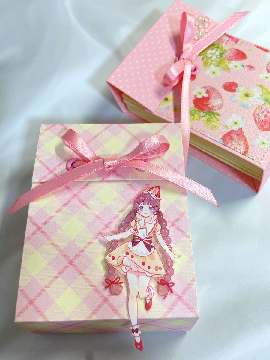 MoonLandingTime's tweet photo. おすそ分け用ミニ蛇腹ファイル✩.*˚ʕ•ﻌ•ʔฅ
前面だと足がはみ出る、、切りたくないから背面デコにしようかな🤔 https://t.co/KYMD5HKGh8