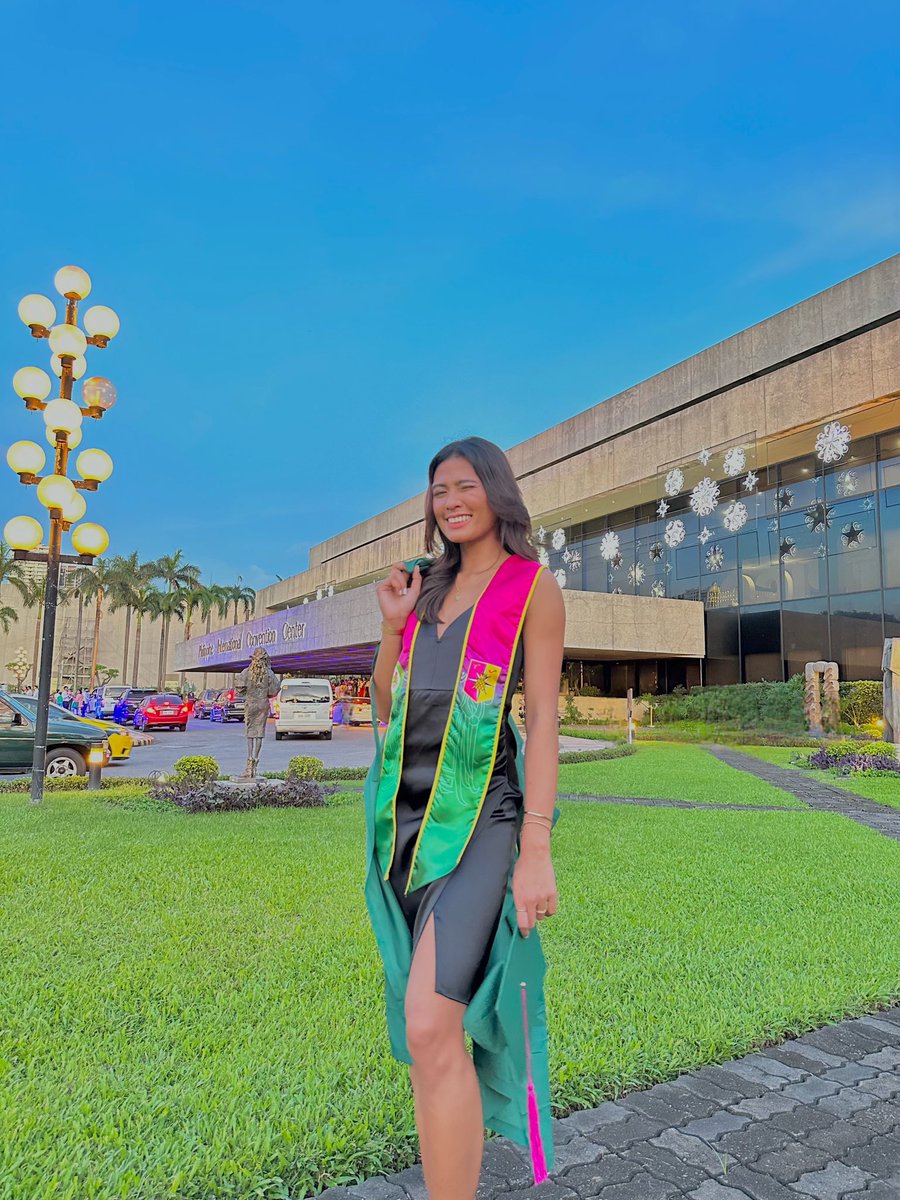 Better late than never indeed! After 2 long years of grad-waiting, it finally happened! 🥹👩🏽‍🎓🫶🏼 #Class2020 🎓