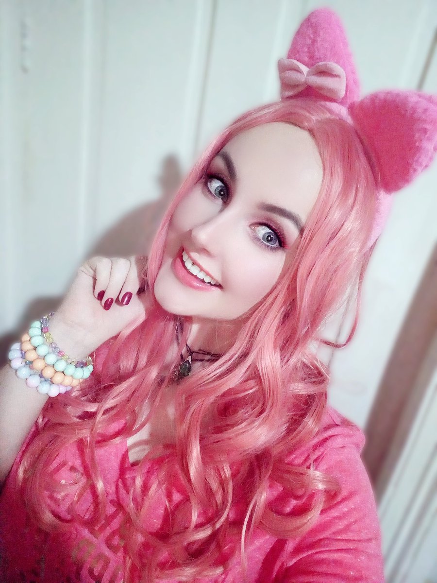 vixeneon's tweet photo. 🦊 A teeny little update on things #Youtube related. 😊

#Contentcreator #Thestruggleisreal #Itbelikedatsometimes https://t.co/f9HApesOK7