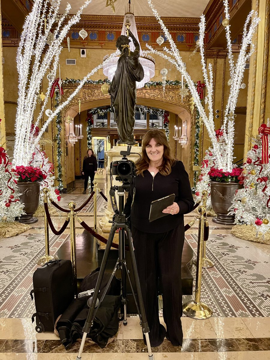 Loving the Christmas decorations at <a href="/TheRoosevelt_NO/">The Roosevelt Hotel</a> so stylish and a joy to capture on camera #historichotel #photography #neworleans #artdeco