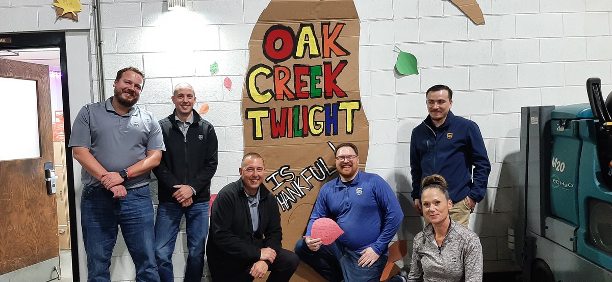 OakTwilight's tweet photo. Oak Creek Twilight Thankful for their team and our less than 2 year employees. #staycalmhavefun @NP_UPSers @JaradZimmerman @cordle_tony @MichaelLeff5 https://t.co/L3ks2VrO0p