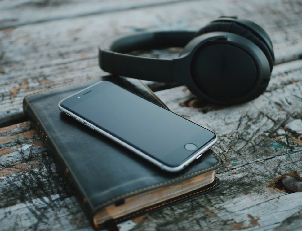 Tilbage i september frigjorde #Spotify 300.000 titler på engelsk på det amerikanske marked. Nu har den svenske streaminggigant åbnet op for det samme antal titler i de engelsksprogede lande Storbritannien, Irland, Australien og New Zealand:

bogmarkedet.dk/spotify-aabner…