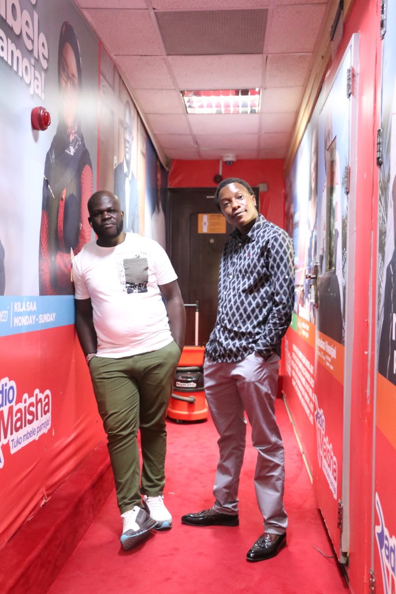Maisha Jioni na <a href="/BillyMiya/">Billy Miya</a> na <a href="/mbarukmwalimu/">Mbaruk Mwalimu</a> kutoka saa tisa hadi saa moja jioni. Unategea ukiwa wapi? #BillyNaMbaruk #RadioZaidiYaRadio