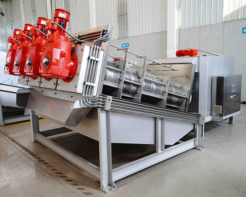 Screw press sludge dewatering machine for industrial.
Treatable sludge concentration（TS）：0.2%~5%
Capacity from 4KG/H~1760KG/H.

Web: tnwcn.com
Email: nora@tnwcn.com/info@tnwcn.com
Whatsapp: +86 13665145916

#WasteWater  #sludgedewatering #wwtp #stp #Environment