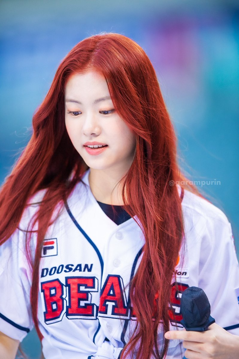 garampurin's tweet photo. kim garam with red hair 🫶
#KIMGARAM #김가람 https://t.co/XiDLUCPlvk